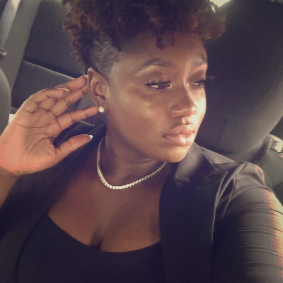 Meet your Posher, Shakala - Picture 1 of 1